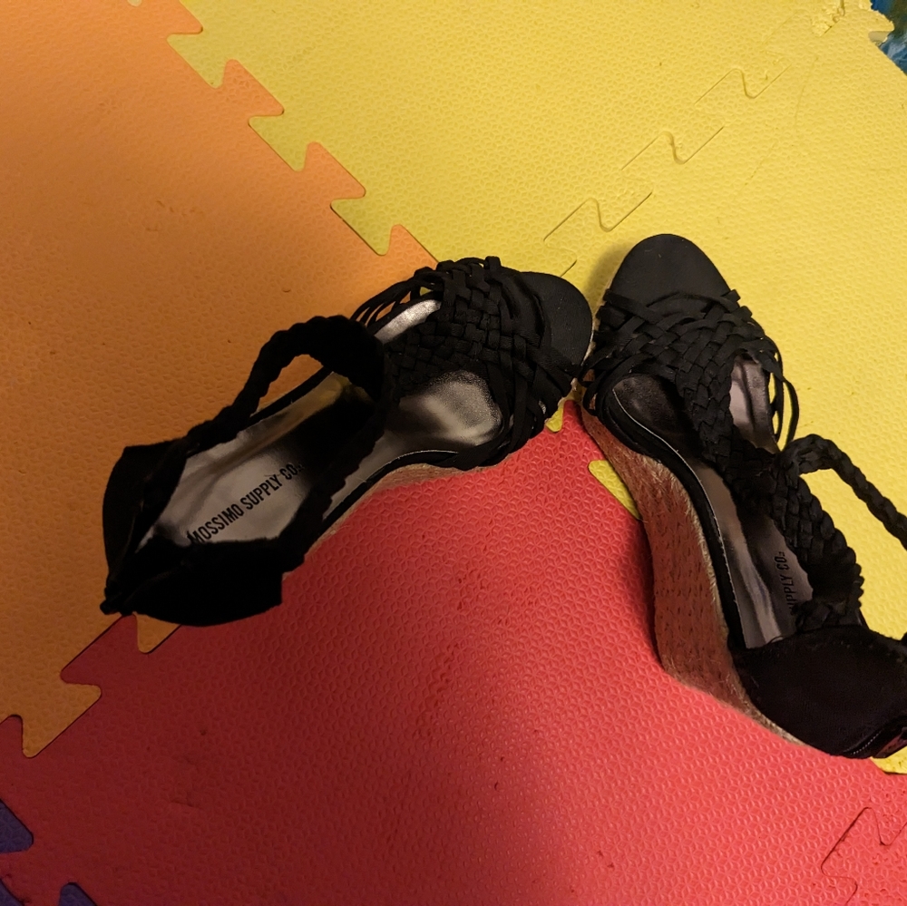 High Heels - Picture 2 of 3